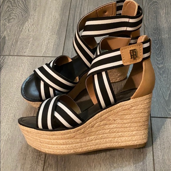 TH platform wedge - Picture 1 of 9